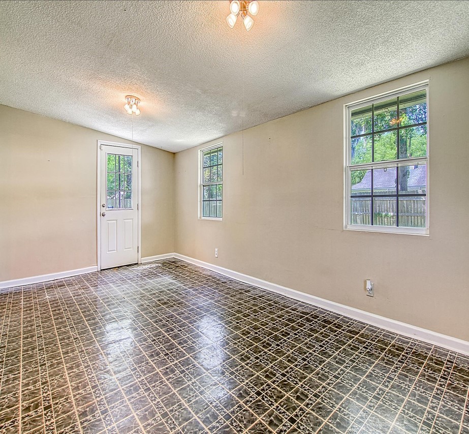 Blue Ridge before renovation image 12