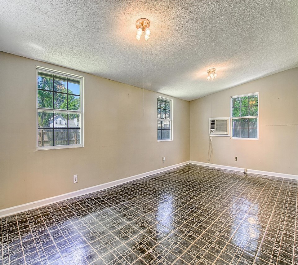 Blue Ridge before renovation image 7