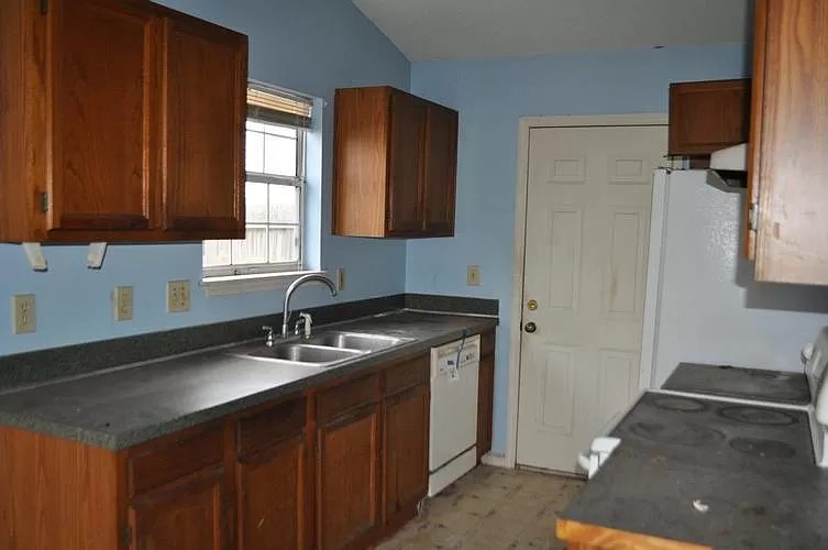 Elba before renovation image 3